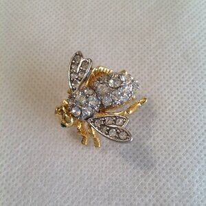 Vintage Joan Rivers Gold Silver Rhinestone Green Eyes Bee Pin Brooch